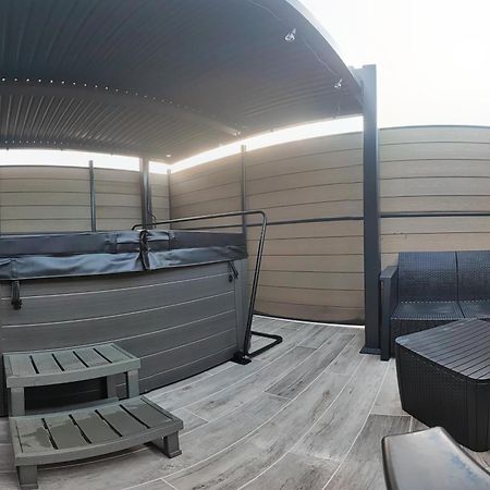 La Kaz Rhumantique Sauna And Spa Privatif La Rivière-Saint-Sauveur Kültér fotó