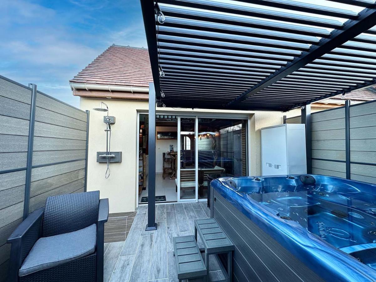 La Kaz Rhumantique Sauna And Spa Privatif La Rivière-Saint-Sauveur Kültér fotó