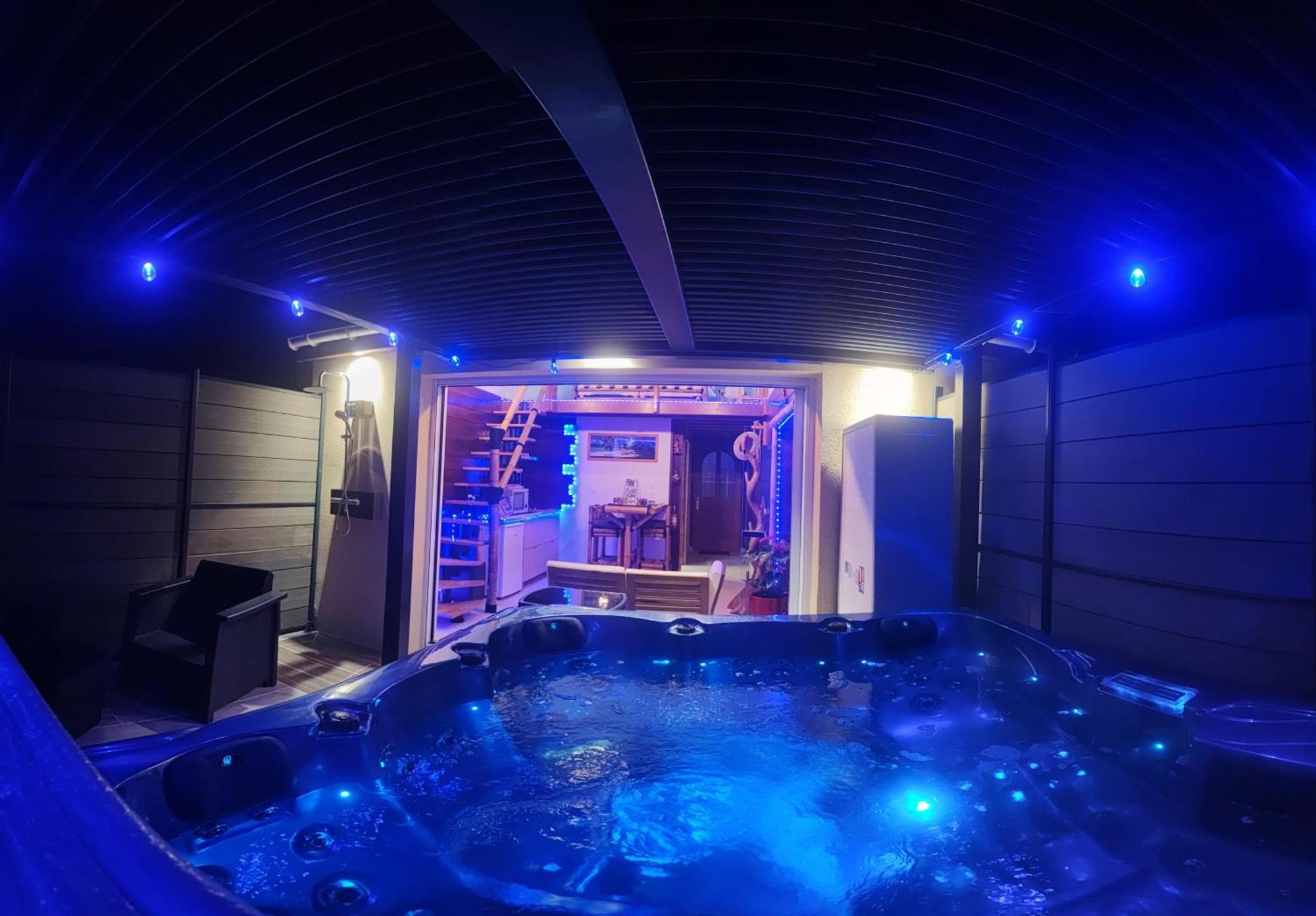 La Kaz Rhumantique Sauna And Spa Privatif La Rivière-Saint-Sauveur Kültér fotó